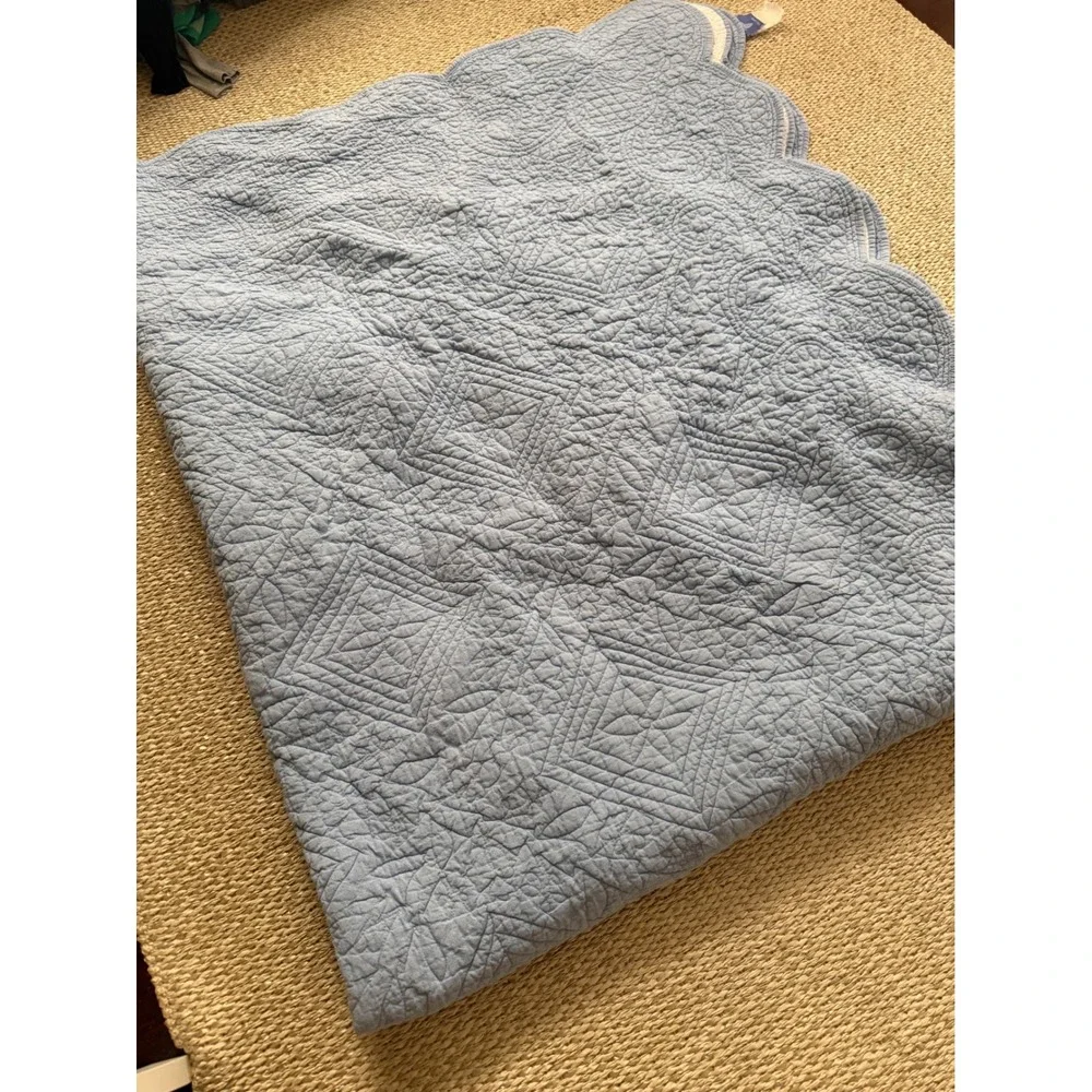 Pine Cone Hill Blue White Reversible Scalloped Cotton Quilt Matelasse Bedspread